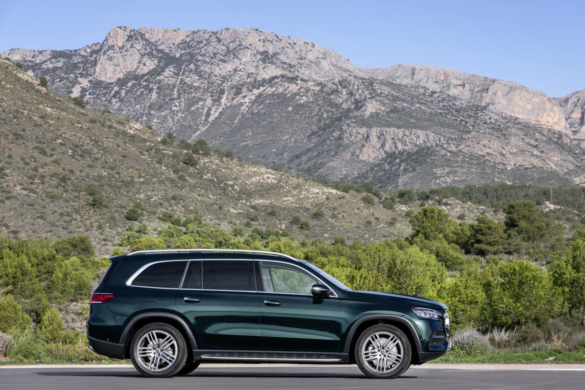 Der Neue Mercedes Benz Gls: Die S Klasse Unter Den Suv The New Mercedes Benz Gls: The S Class Of Suvs