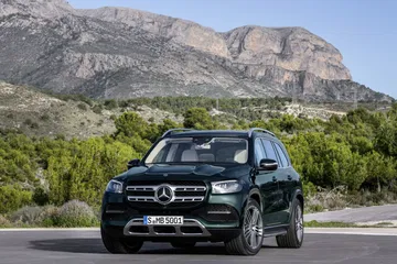 Der Neue Mercedes Benz Gls: Die S Klasse Unter Den Suv The New Mercedes Benz Gls: The S Class Of Suvs