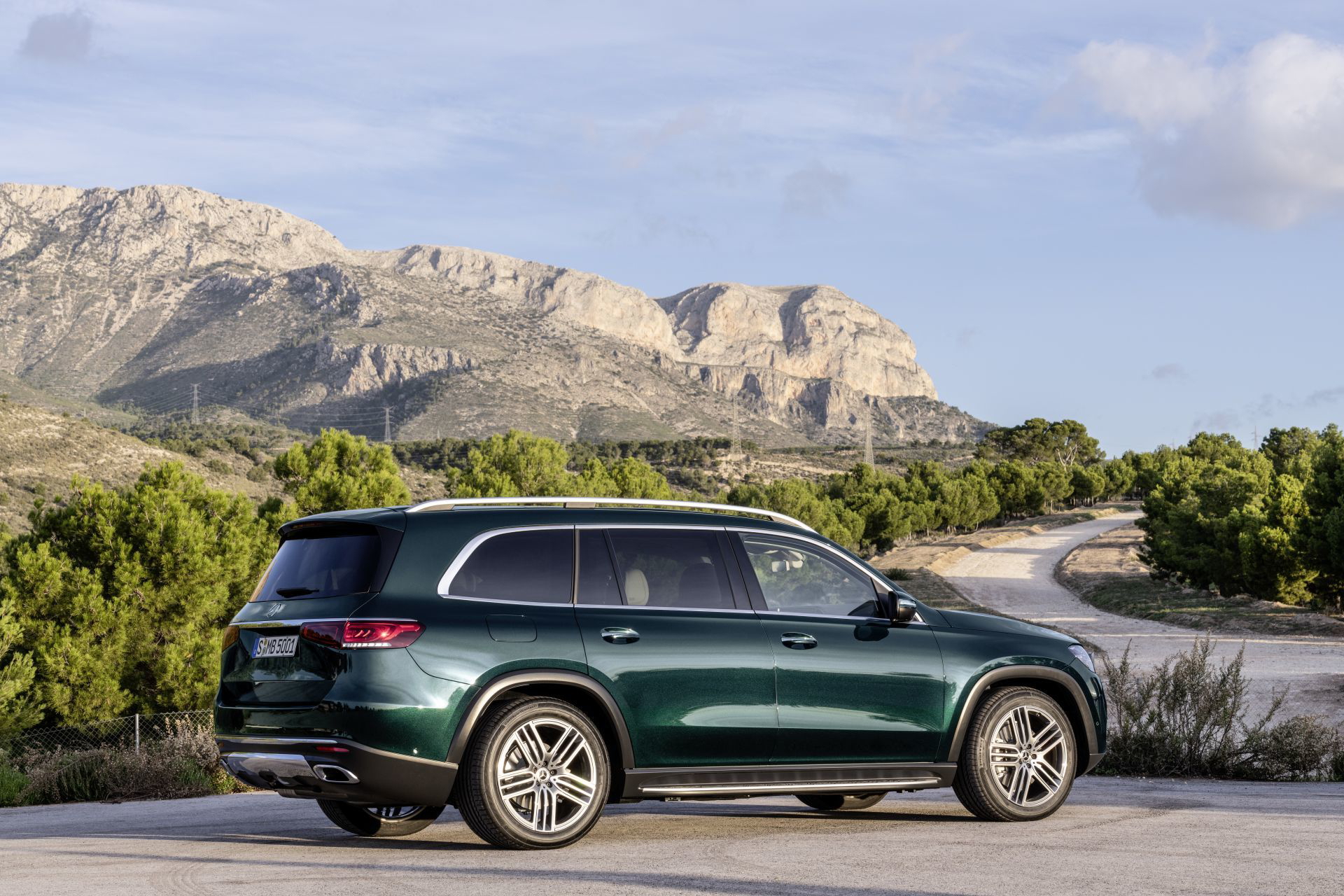 Der Neue Mercedes Benz Gls: Die S Klasse Unter Den Suv The New Mercedes Benz Gls: The S Class Of Suvs