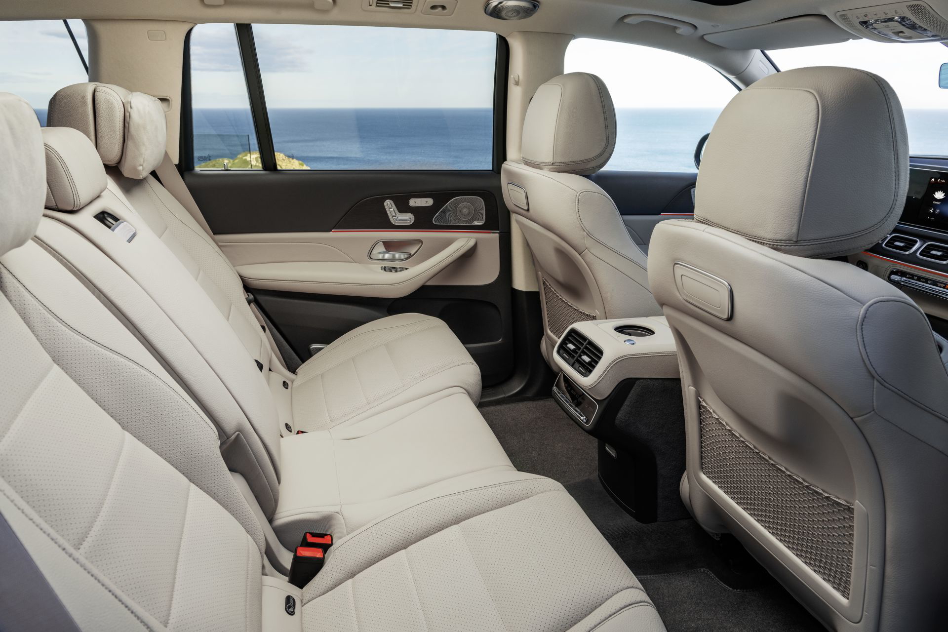 Der Neue Mercedes Benz Gls: Die S Klasse Unter Den Suv The New Mercedes Benz Gls: The S Class Of Suvs