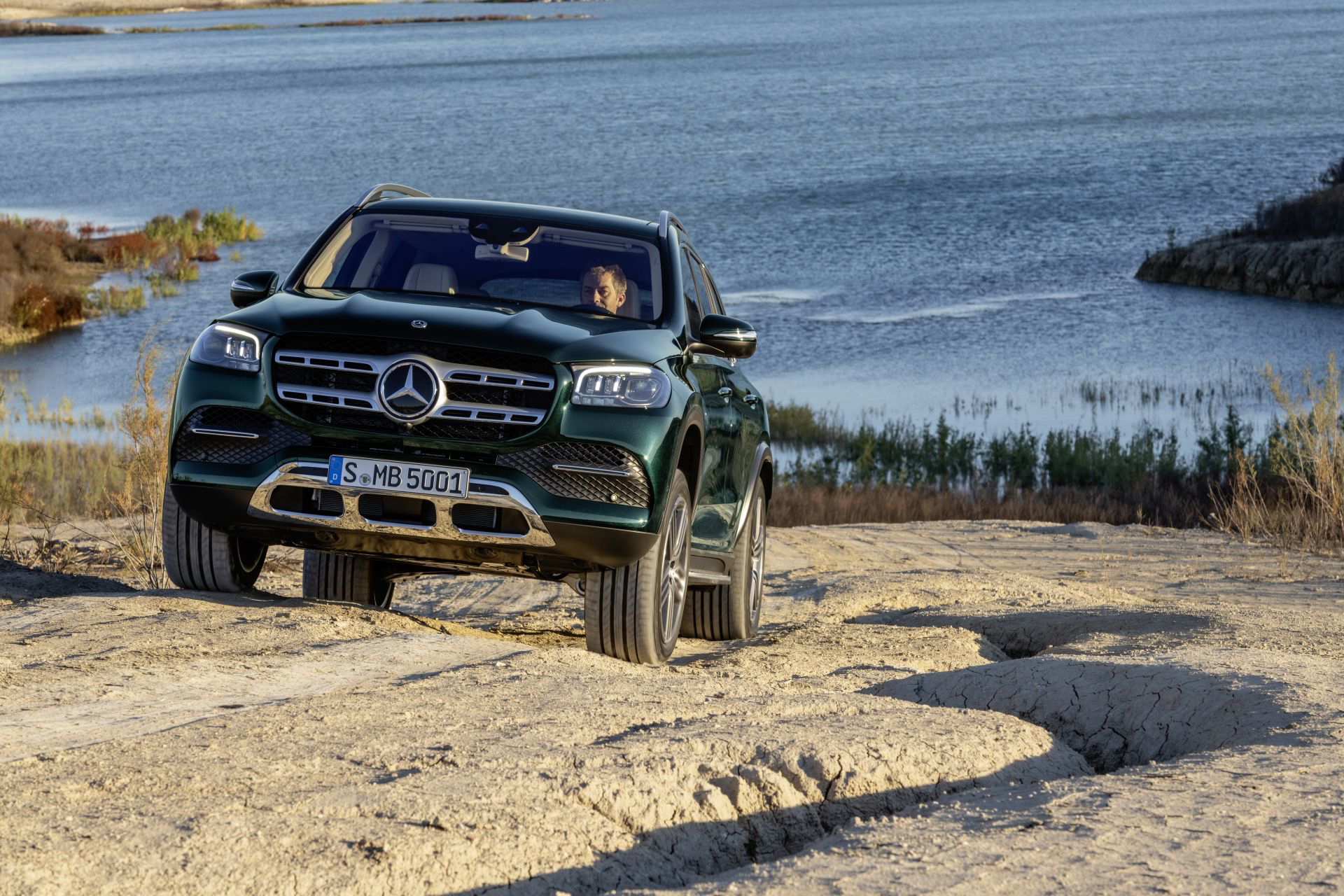 Der Neue Mercedes Benz Gls: Die S Klasse Unter Den Suv The New Mercedes Benz Gls: The S Class Of Suvs