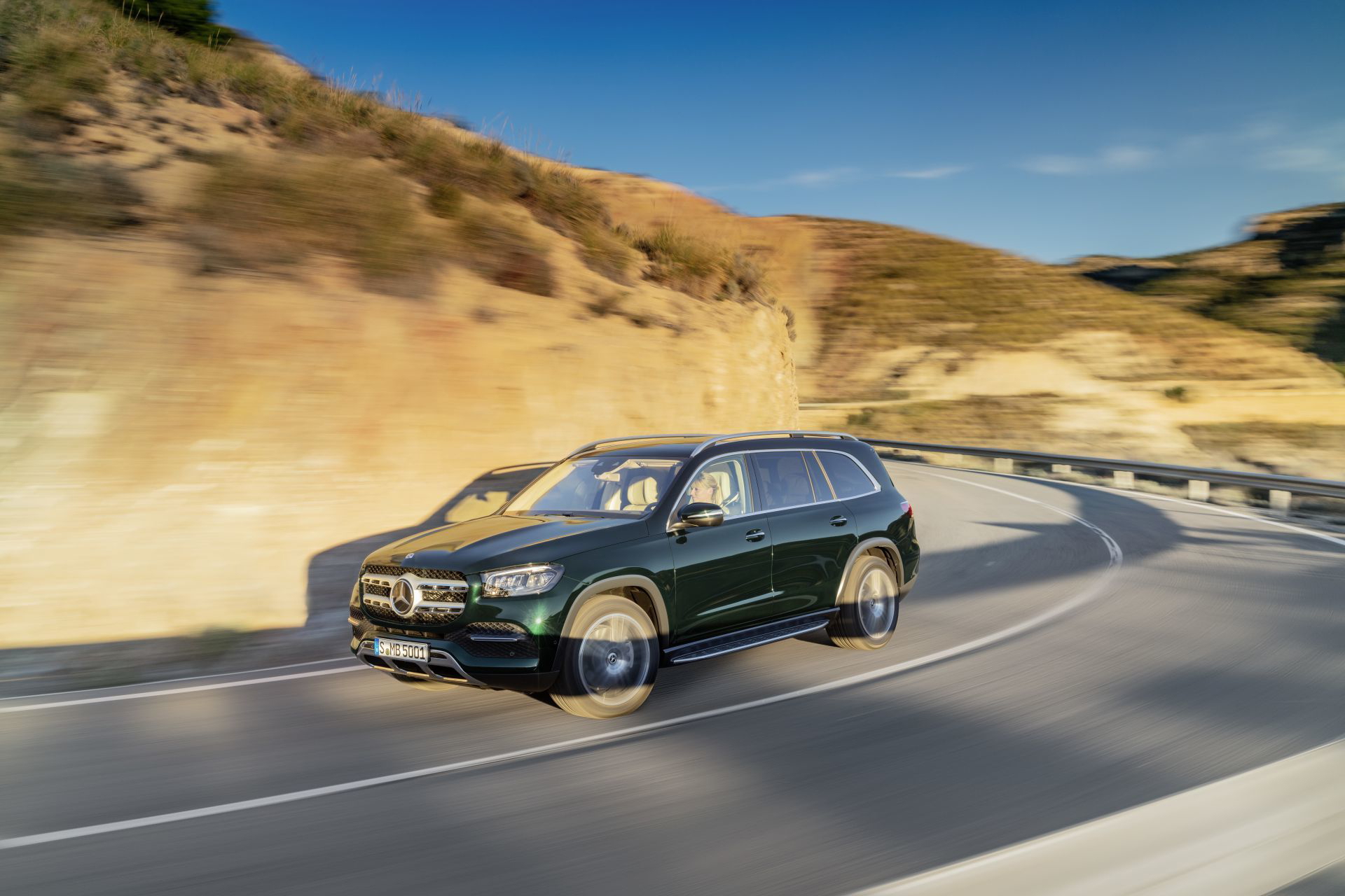 Der Neue Mercedes Benz Gls: Die S Klasse Unter Den Suv The New Mercedes Benz Gls: The S Class Of Suvs