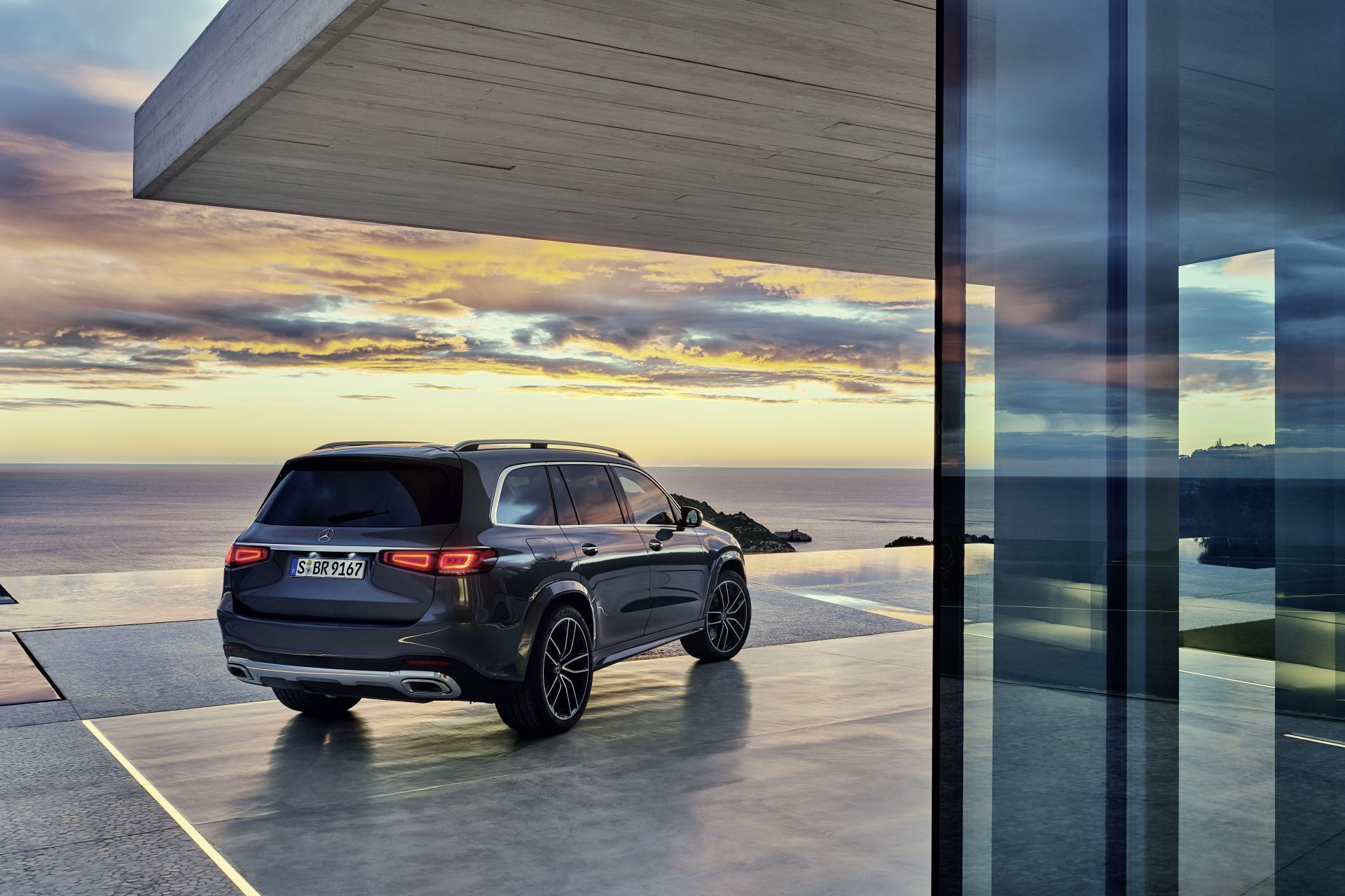 Der Neue Mercedes Benz Gls: Die S Klasse Unter Den Suv The New Mercedes Benz Gls: The S Class Of Suvs