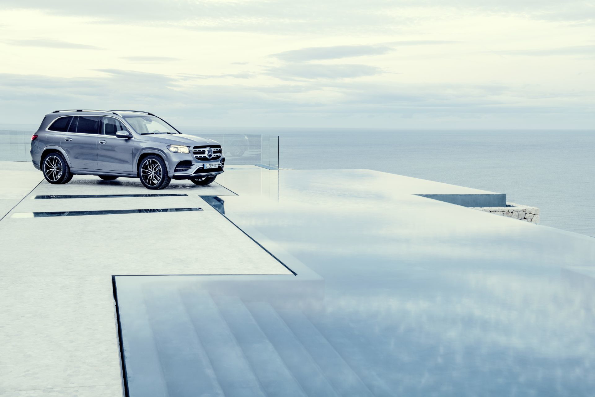 Der Neue Mercedes Benz Gls: Die S Klasse Unter Den Suv The New Mercedes Benz Gls: The S Class Of Suvs