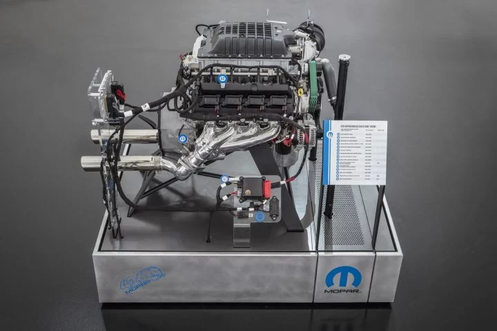 Mopar Hellephant V8 Crate Engine 07
