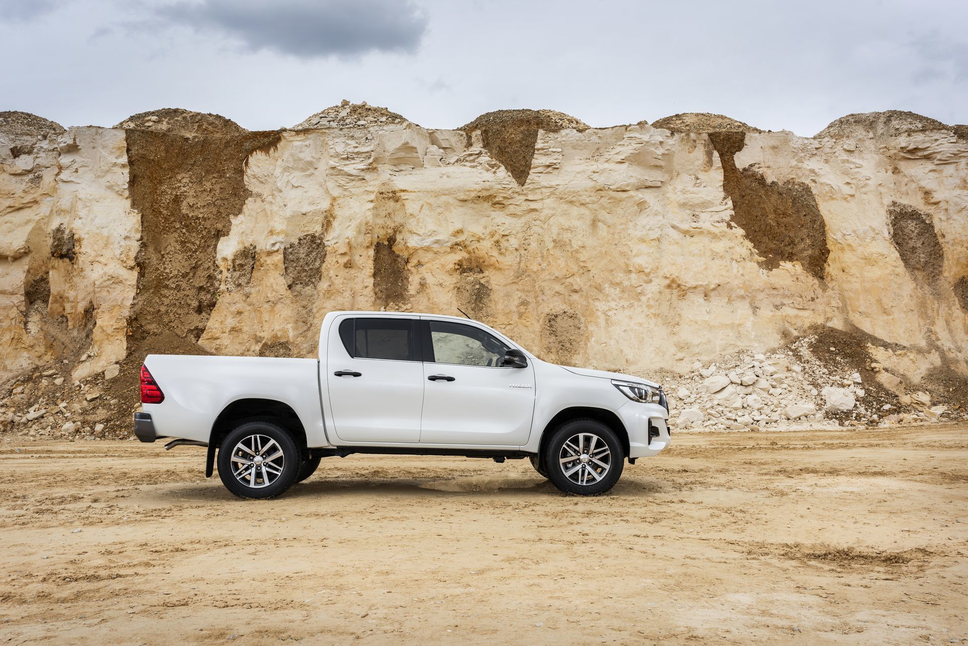 Toyota Hilux Special Edition 15