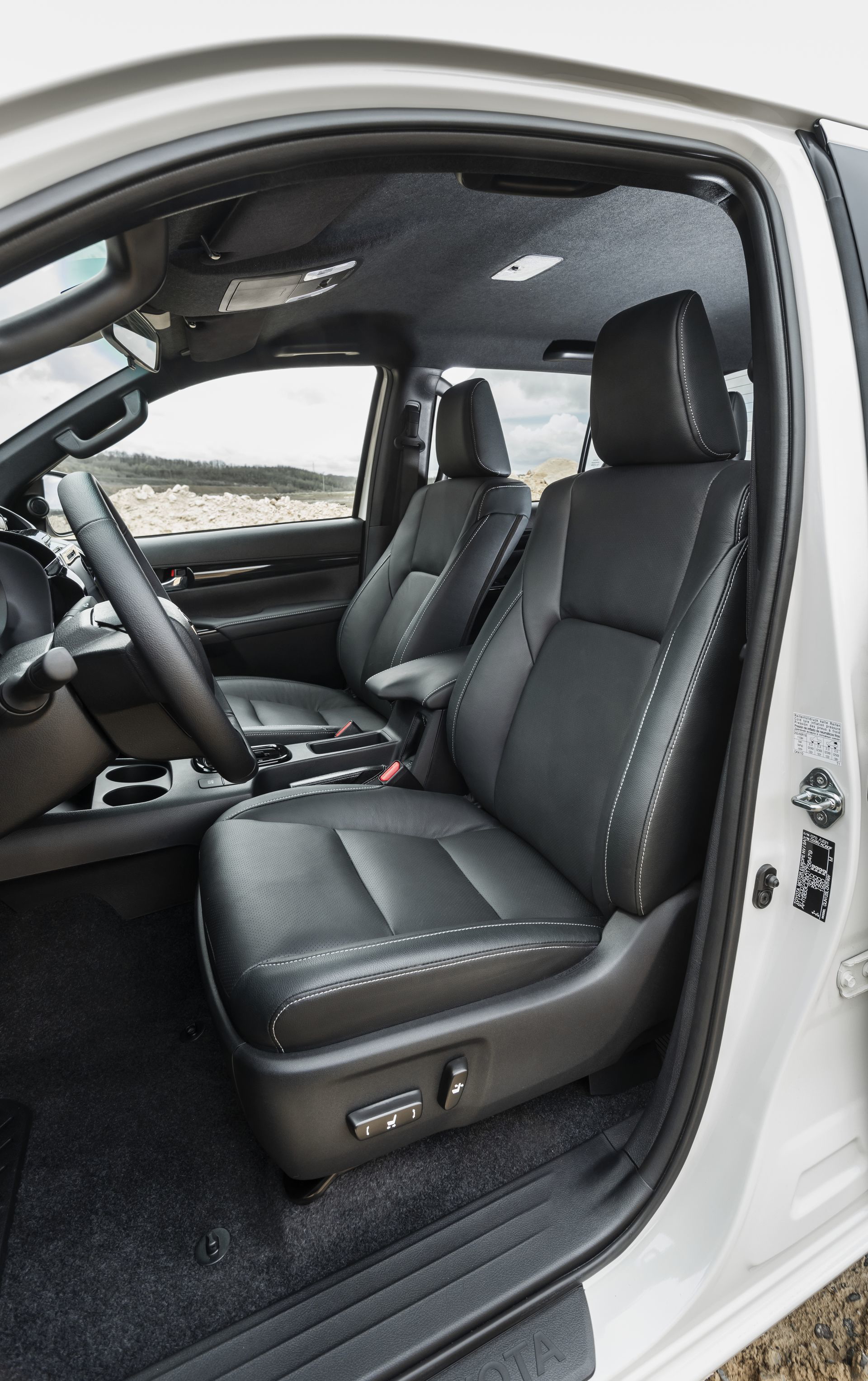 Toyota Hilux Special Edition 16
