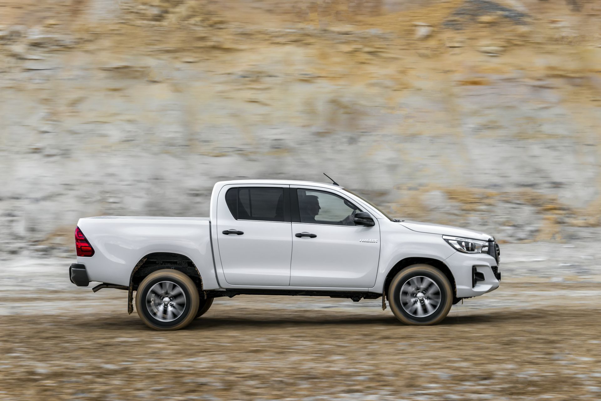 Toyota Hilux Special Edition 64