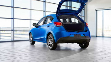 Toyota Yaris Eeuu 4