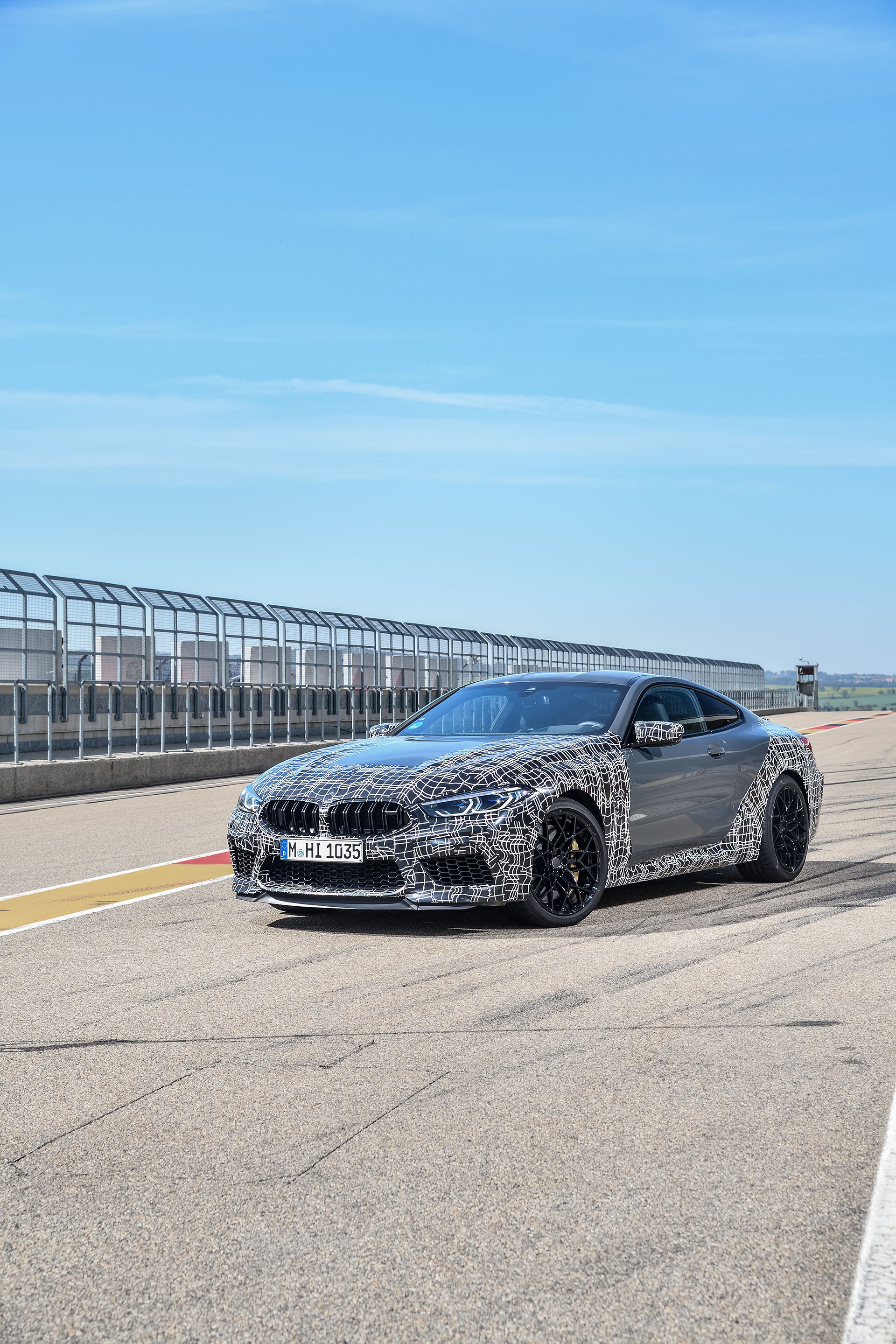 Bmw M8 2019 Camuflado Modos Frenos 02