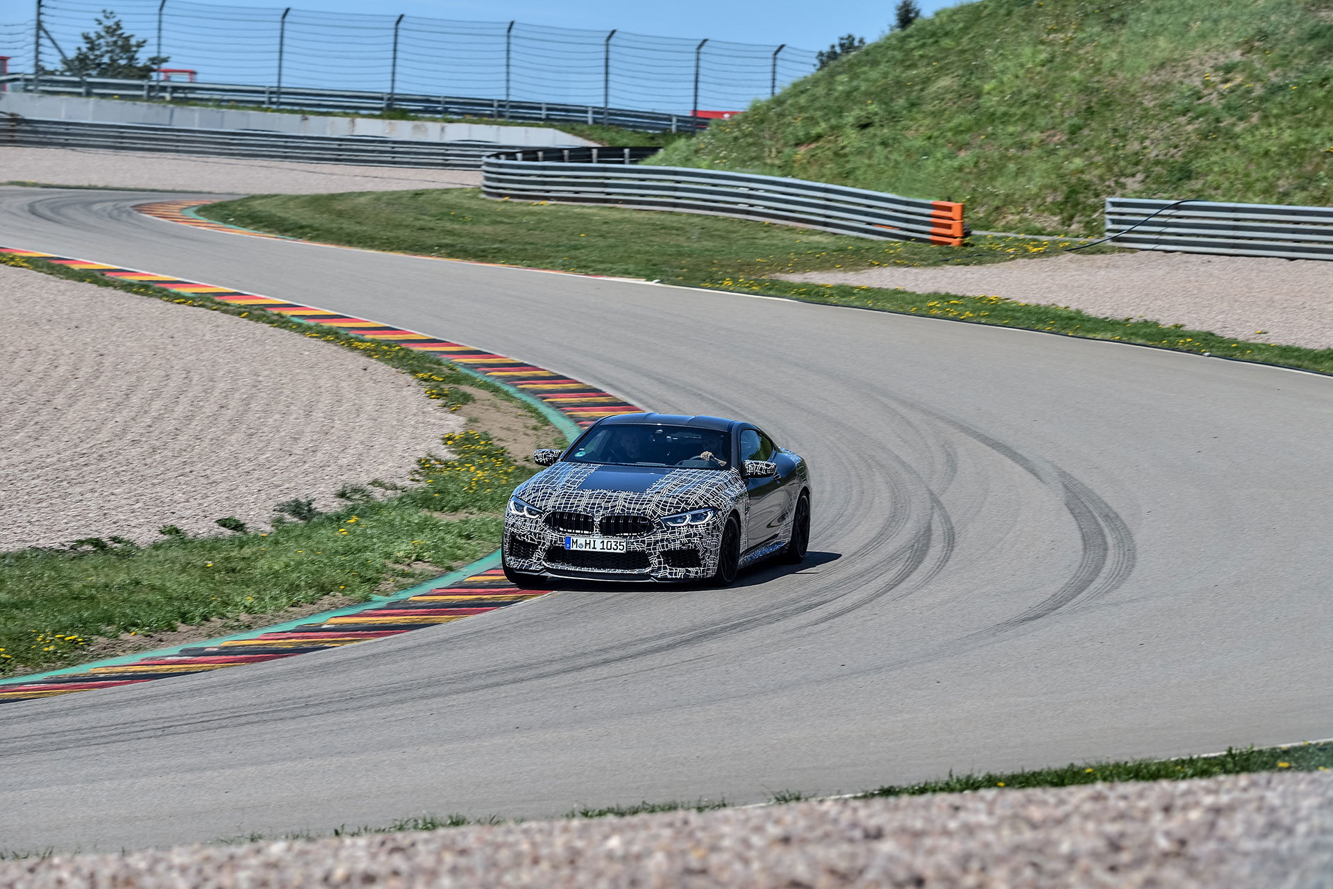 Bmw M8 2019 Camuflado Modos Frenos 16
