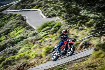 Ducati Hypermotard 950 Action 09 Uc70353 Mid