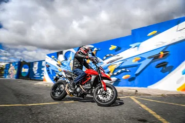 Ducati Hypermotard 950 Action 10 Uc70352 Mid