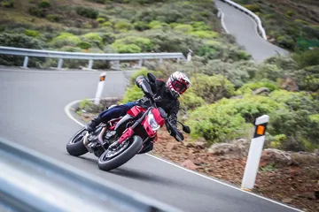 Ducati Hypermotard 950 Action 15 Uc70356 Mid