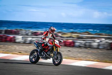Ducati Hypermotard 950 Sp Performance 00 Uc70344 Mid