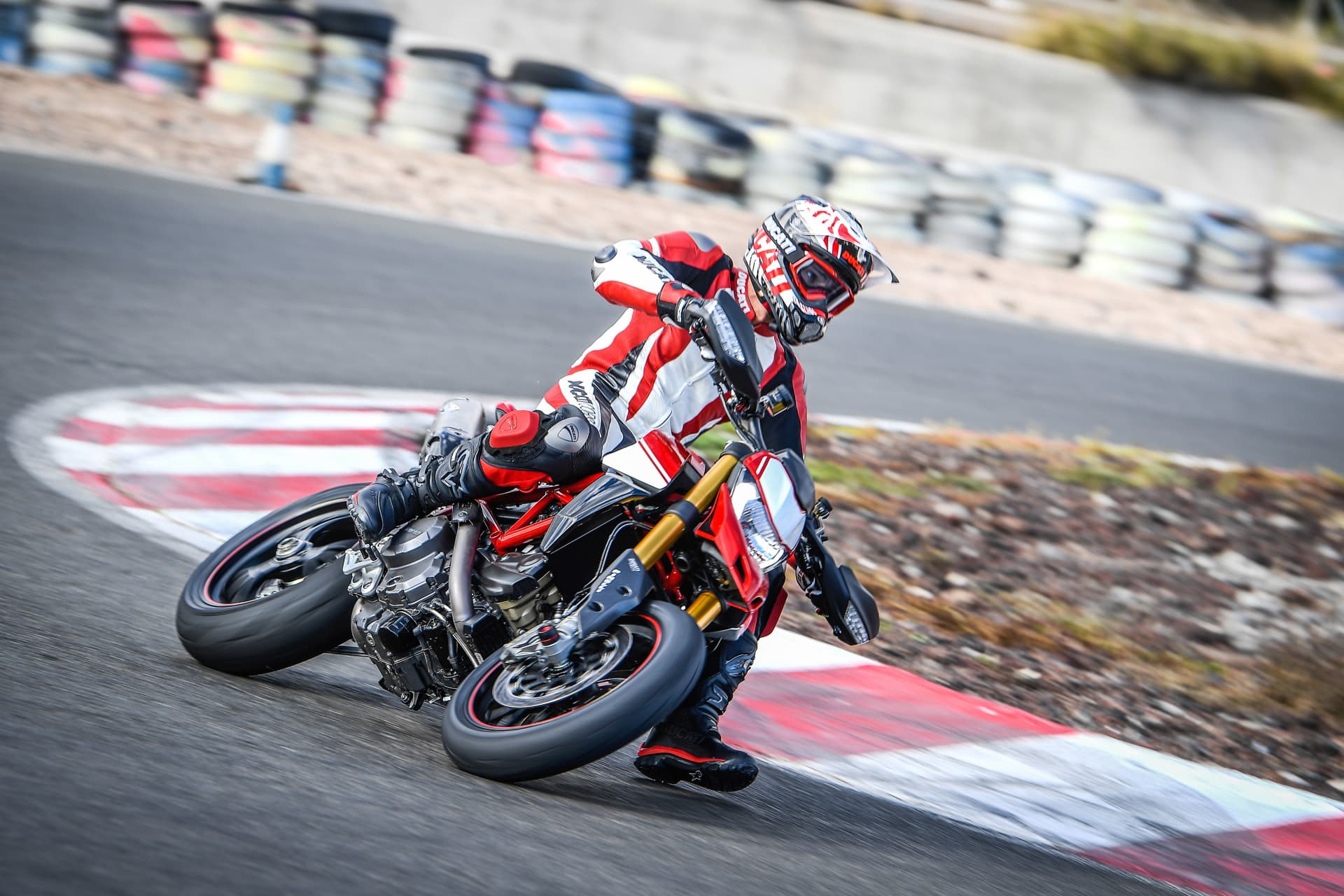 Ducati Hypermotard 950 Sp Performance 02 Uc70333 Mid