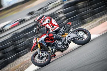 Ducati Hypermotard 950 Sp Performance 03 Uc70334 Mid