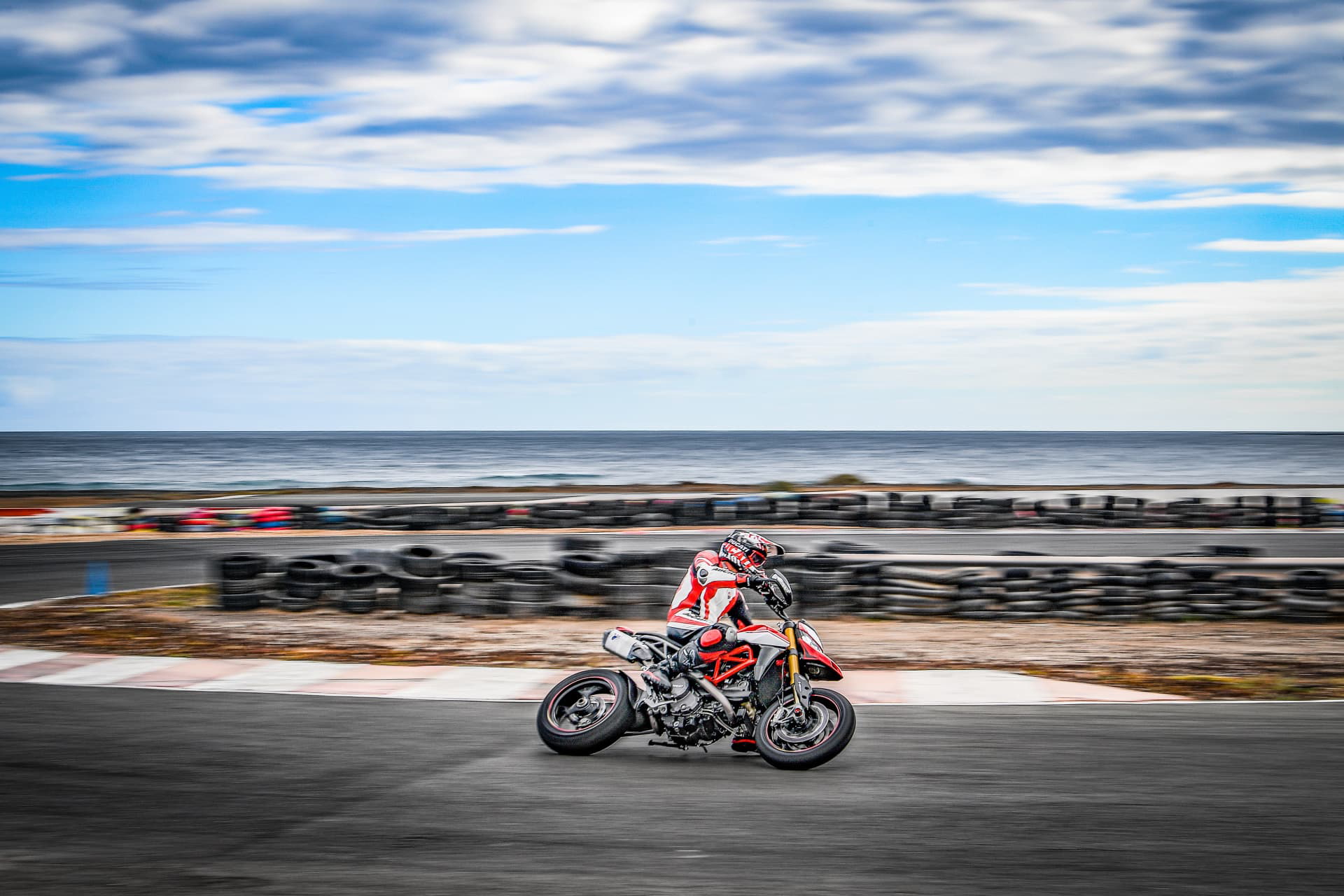 Ducati Hypermotard 950 Sp Performance 06 Uc70338 Mid