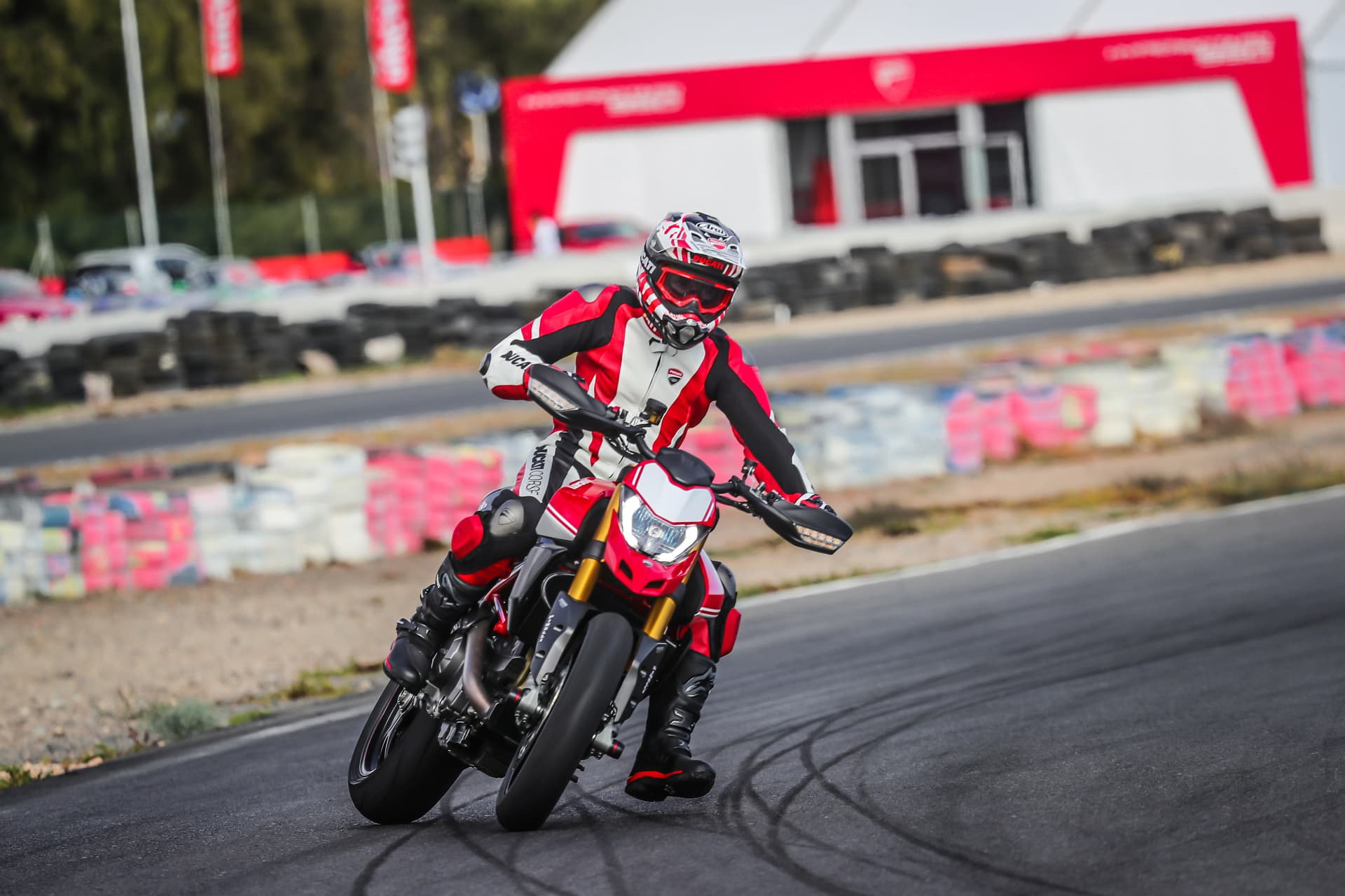 Ducati Hypermotard 950 Sp Performance 11 Uc70340 Mid