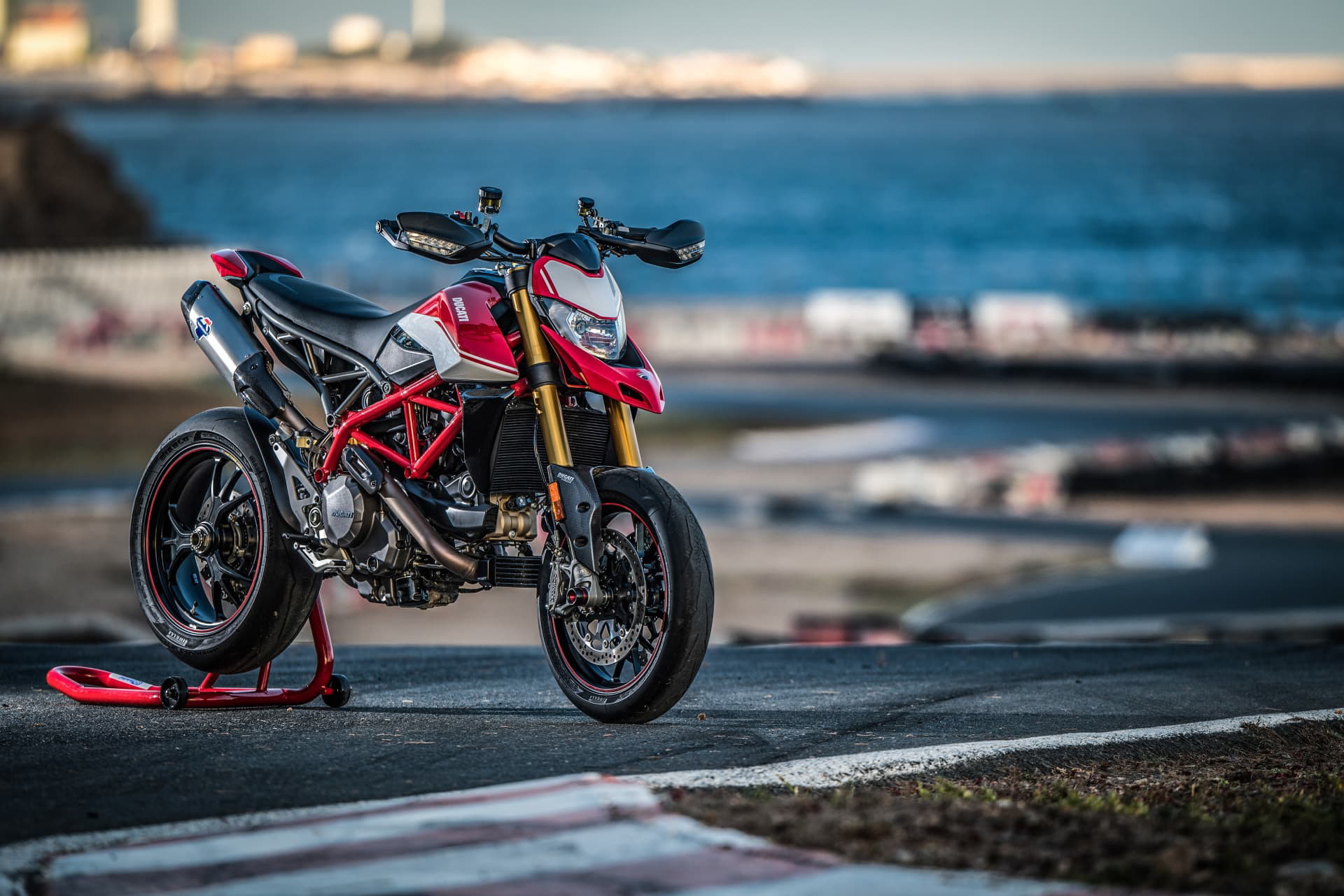 Ducati Hypermotard 950 Sp Static 07 Uc70307 Mid
