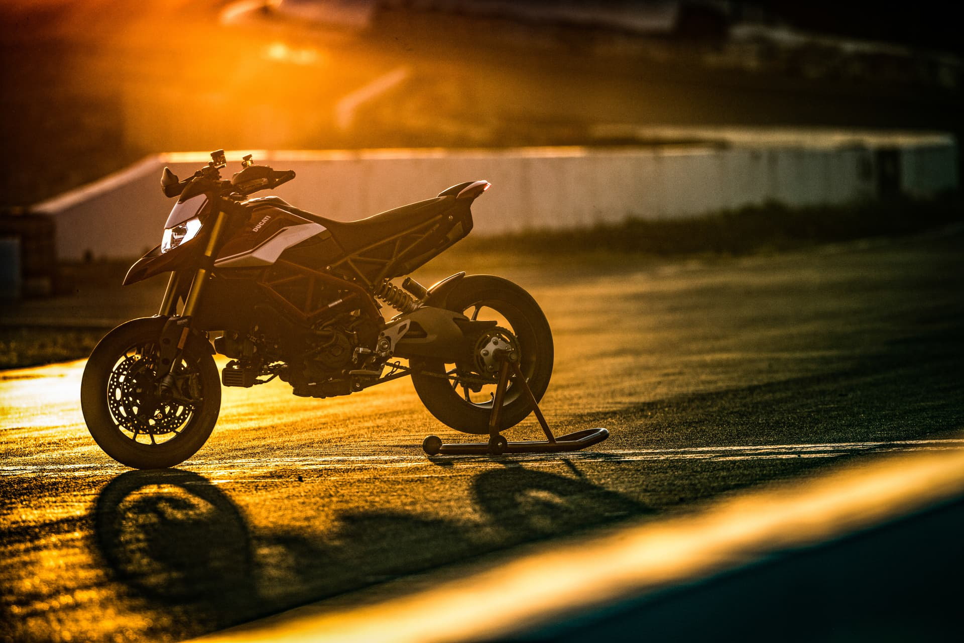 Ducati Hypermotard 950 Sp Static 09 Uc70311 Mid