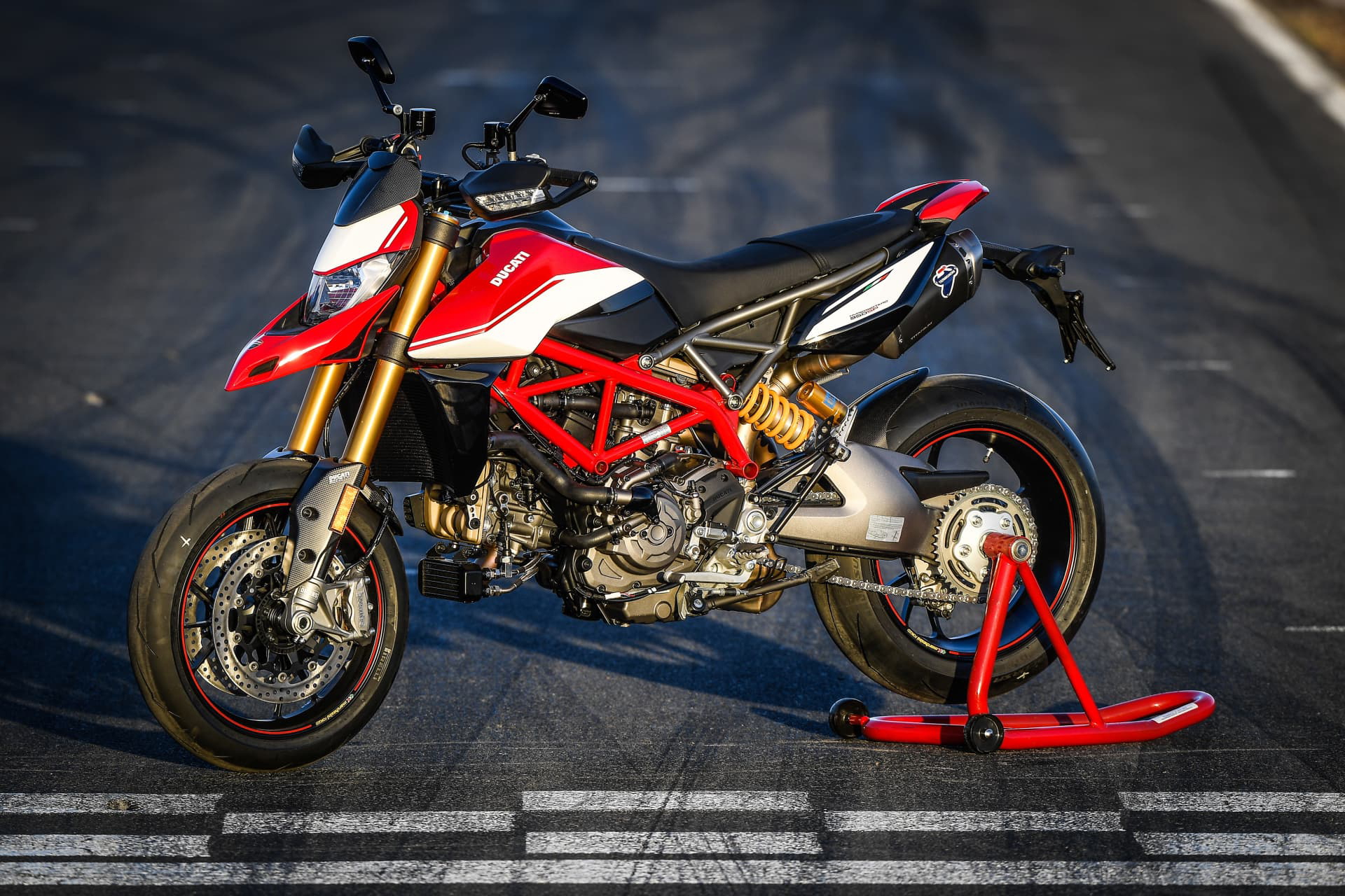 Ducati Hypermotard 950 Sp Static 13 Uc70312 Mid