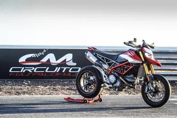 Ducati Hypermotard 950 Sp Static 14 Uc70314 Mid