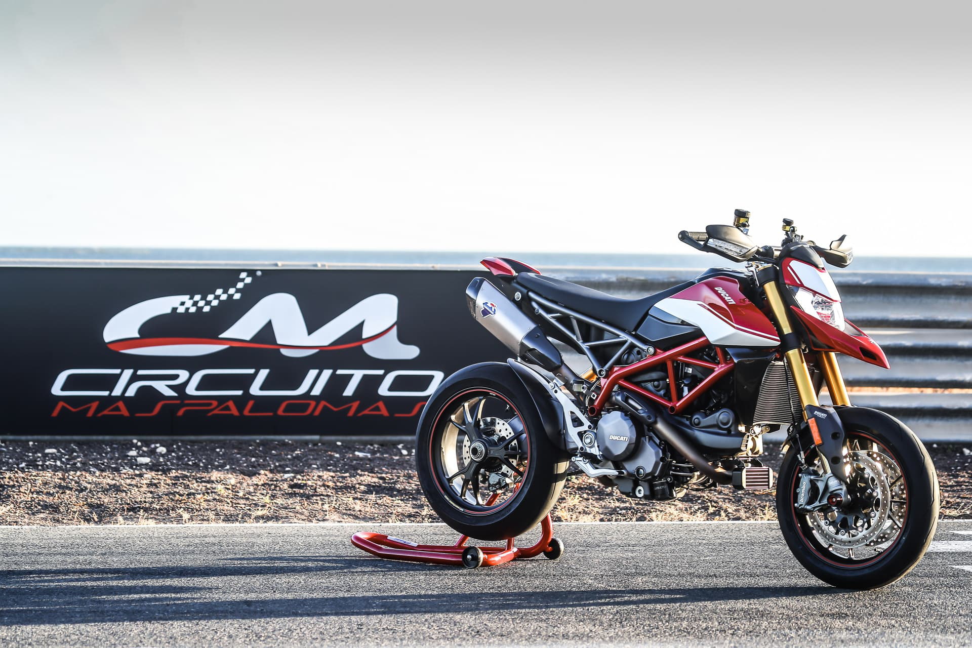 Ducati Hypermotard 950 Sp Static 14 Uc70314 Mid