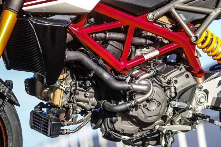 Ducati Hypermotard 950 Sp Static 30 Uc70330 Mid