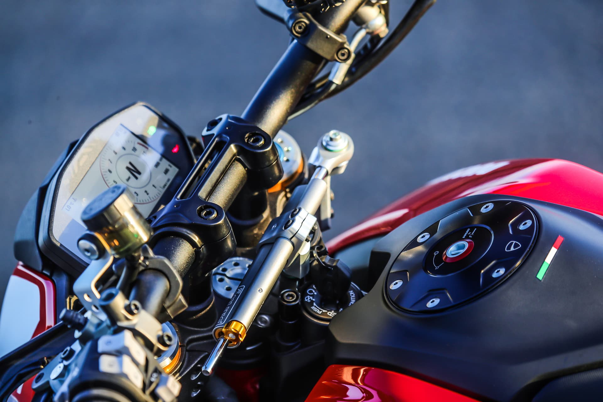 Ducati Hypermotard 950 Sp Static 39 Uc70299 Mid