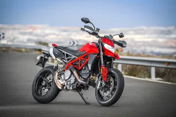 Ducati Hypermotard 950 Static 00 Uc70262 Mid