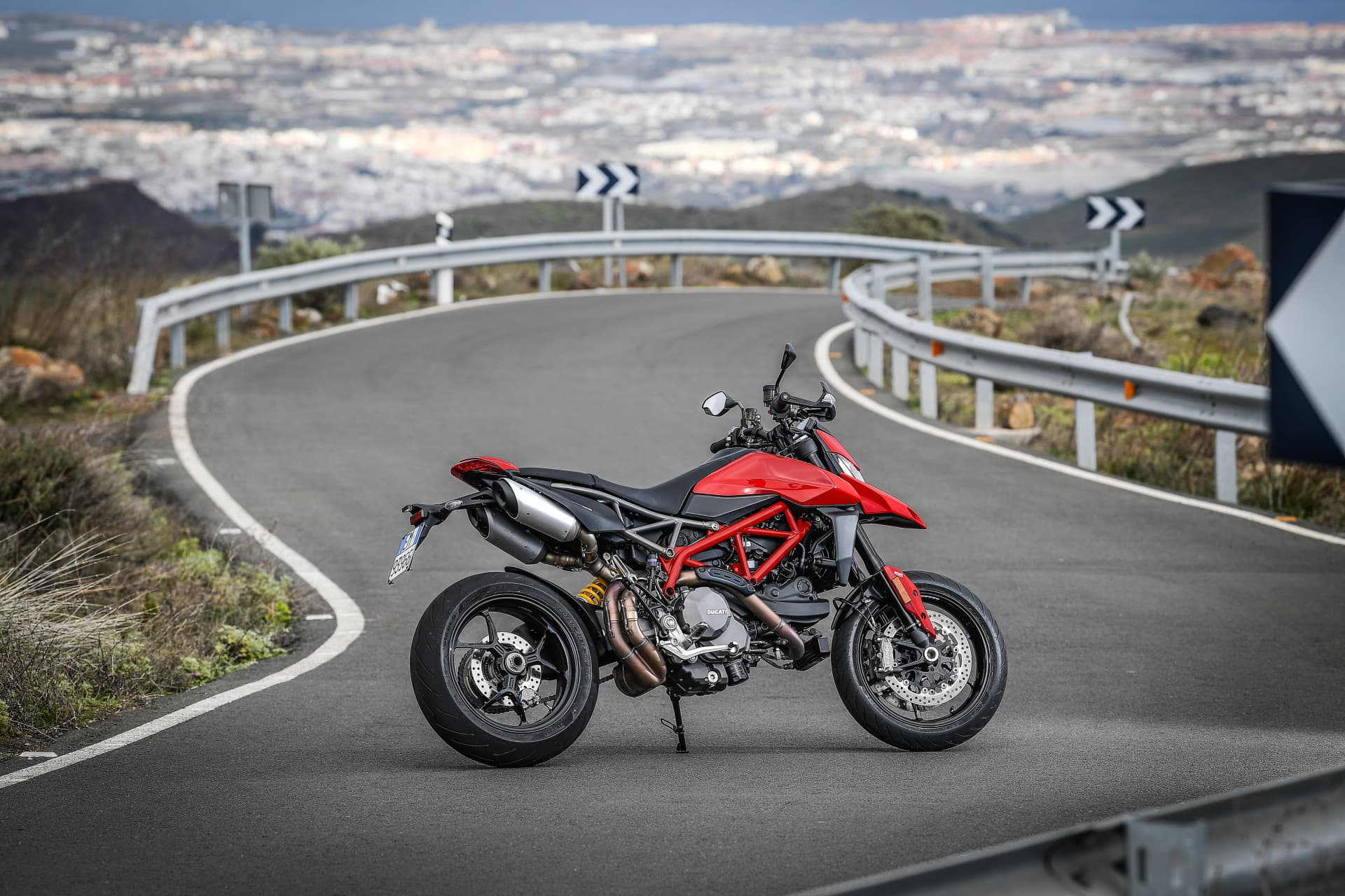 Ducati Hypermotard 950 Static 02 Uc70264 Mid