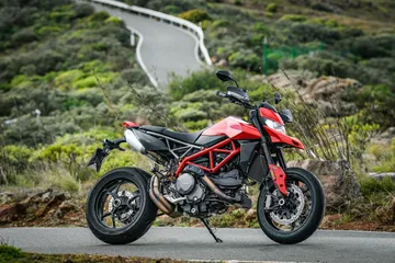 Ducati Hypermotard 950 Static 04 Uc70267 Mid