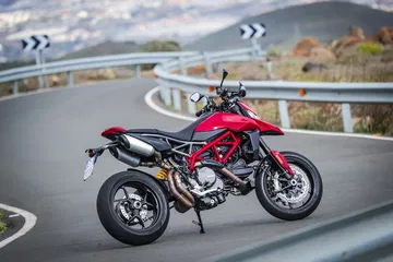 Ducati Hypermotard 950 Static 08 Uc70269 Mid