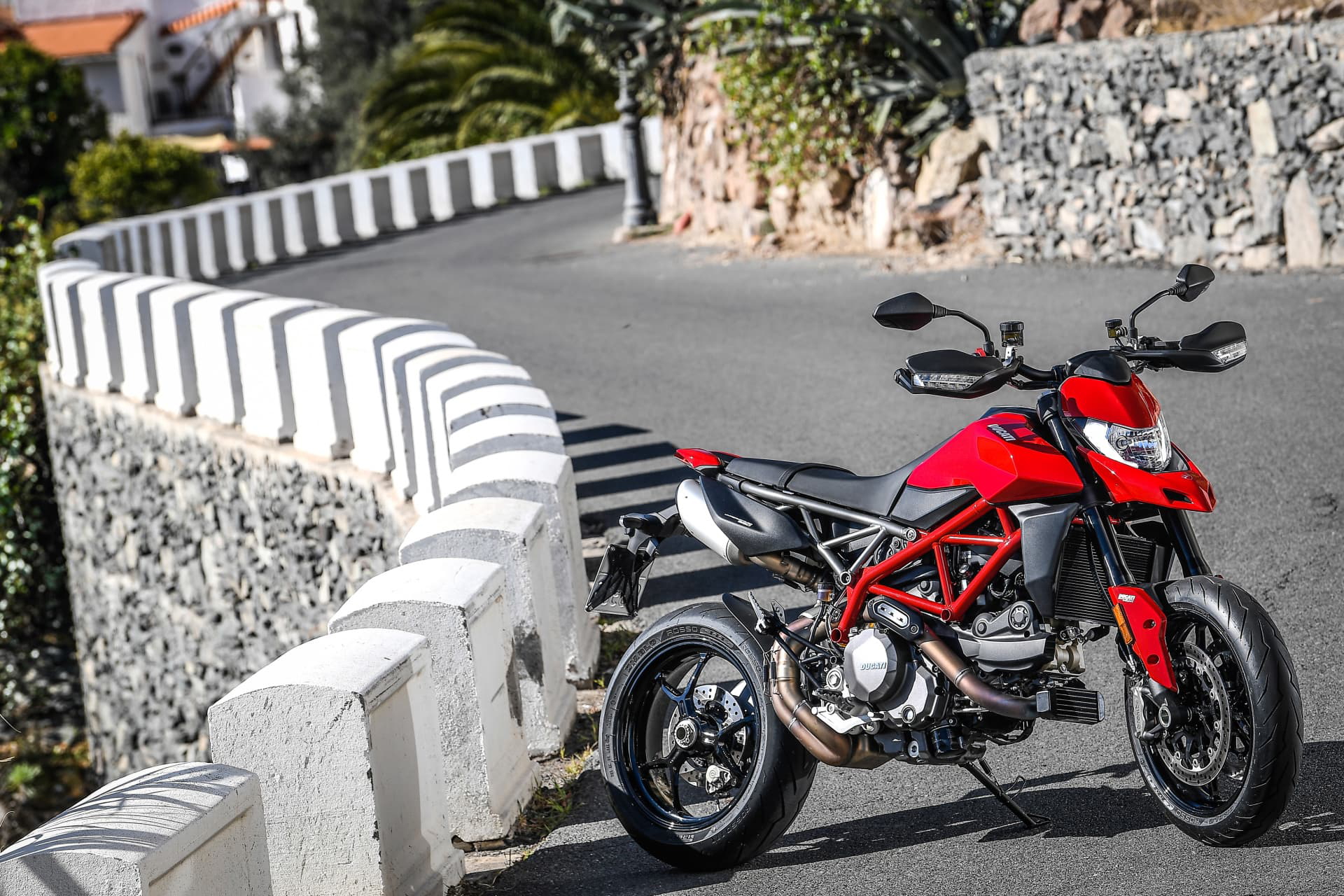 Ducati Hypermotard 950 Static 11 Uc70271 Mid