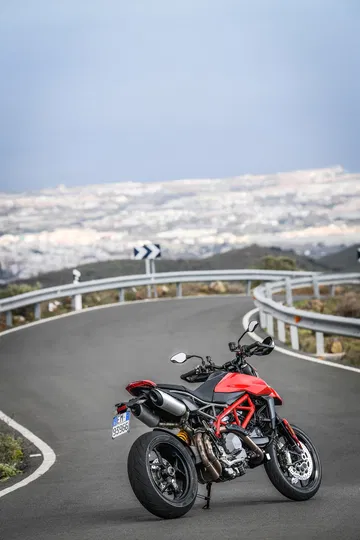 Ducati Hypermotard 950 Static 17 Uc70282 Mid