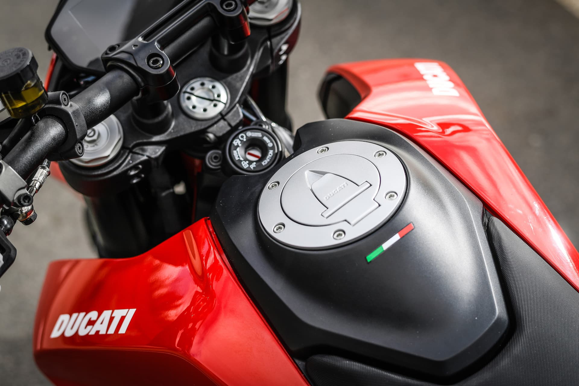 Ducati Hypermotard 950 Static 21 Uc70285 Mid