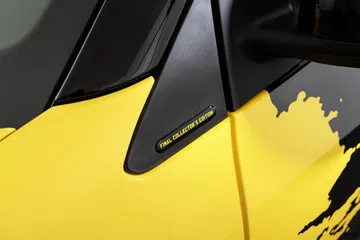 Smart Präsentiert Limitierte Sonderedition Der Letzten 21 Verbrenner: Die Letzten #21 Ihrer Art: Final Collector‘s Edition By Konstantin Grcic Smart Presents Limited Special Edition Of The Final 21 Combustion Engine Vehicles: The Final #21 Of Their Kin