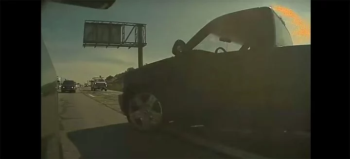 Tesla Autopilot Evita Accidente Trafico Maniobra Esquiva Video