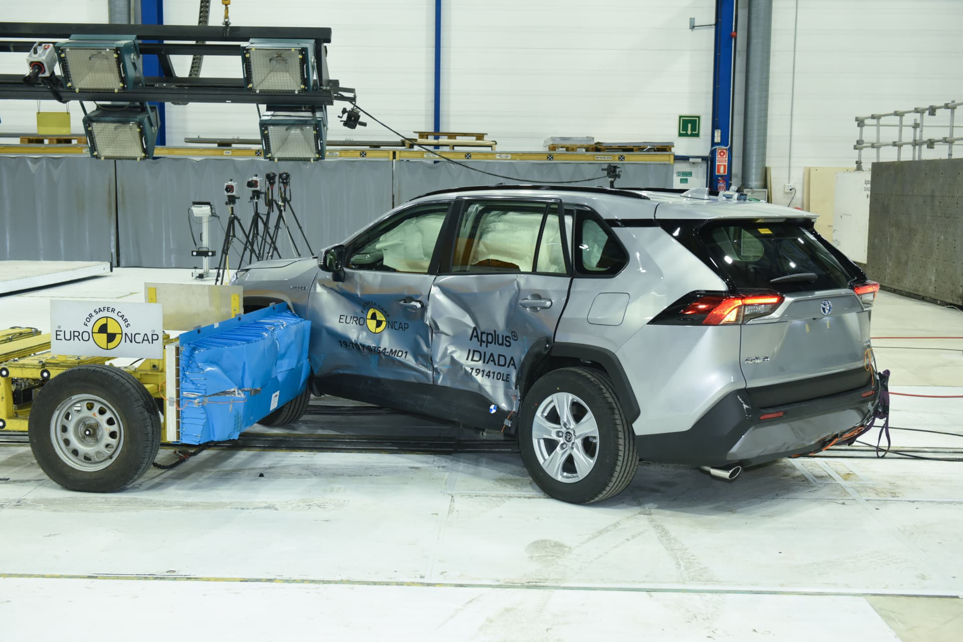 Toyota Rav4 Hybrid Euroncap 02