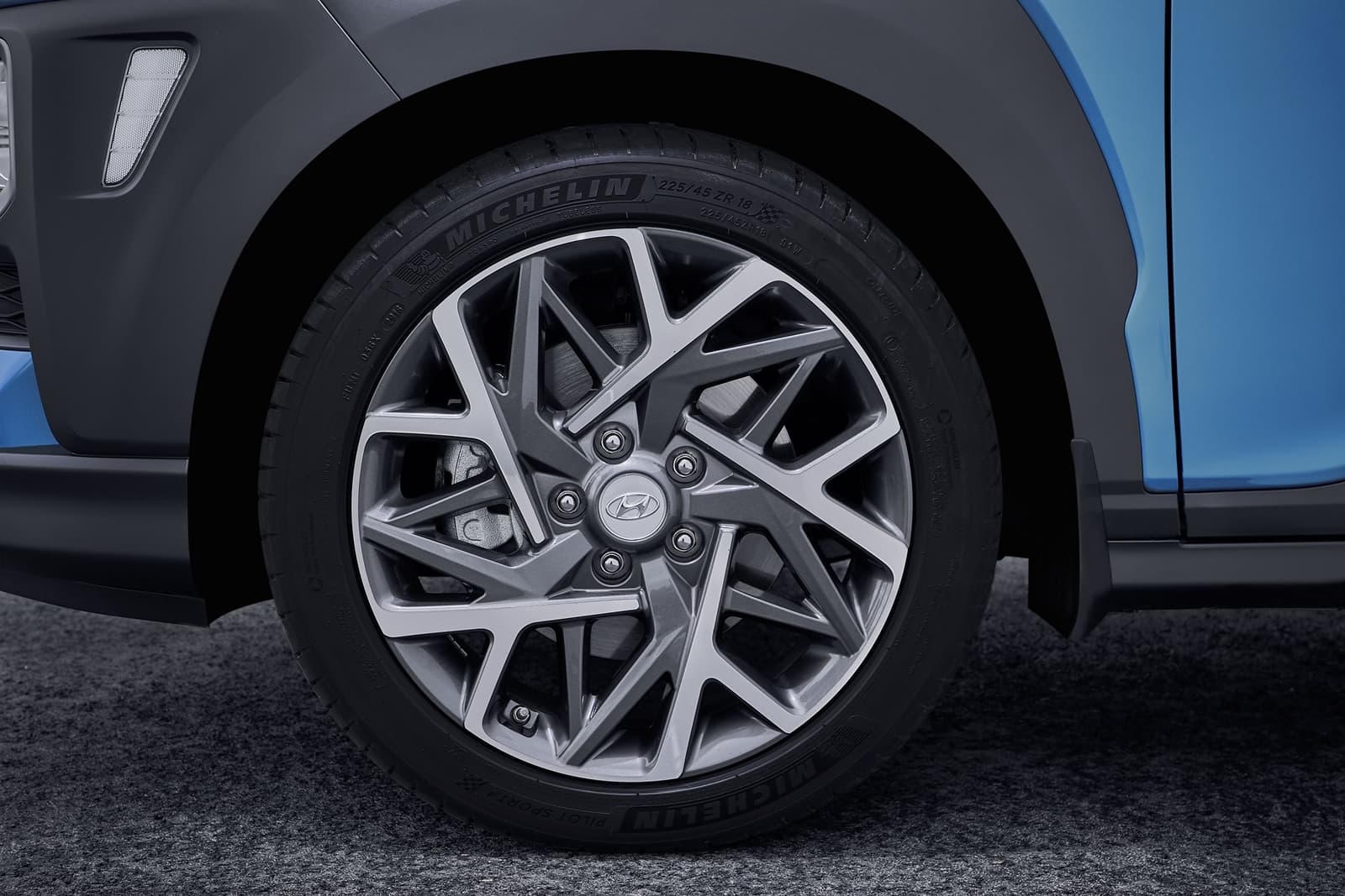 Hyundai Kona Hibrido 0619 012