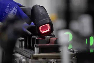 Neuer Mercedes Amg Vierzylinder Turbomotor Aus Hochmoderner Fertigung: Der Stärkste Serien Vierzylinder Der Welt, Made In Affalterbach New Mercedes Amg Four Cylinder Turbo Engine From Ultra Modern Production: The World's Most Powerful Four Cylinder Engin
