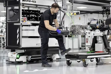 Neuer Mercedes Amg Vierzylinder Turbomotor Aus Hochmoderner Fertigung: Der Stärkste Serien Vierzylinder Der Welt, Made In Affalterbach New Mercedes Amg Four Cylinder Turbo Engine From Ultra Modern Production: The World's Most Powerful Four Cylinder Engin