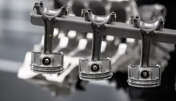 Neuer Mercedes Amg Vierzylinder Turbomotor Aus Hochmoderner Fertigung: Der Stärkste Serien Vierzylinder Der Welt, Made In Affalterbach New Mercedes Amg Four Cylinder Turbo Engine From Ultra Modern Production: The World's Most Powerful Four Cylinder Engin