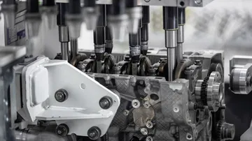 Neuer Mercedes Amg Vierzylinder Turbomotor Aus Hochmoderner Fertigung: Der Stärkste Serien Vierzylinder Der Welt, Made In Affalterbach New Mercedes Amg Four Cylinder Turbo Engine From Ultra Modern Production: The World's Most Powerful Four Cylinder Engin