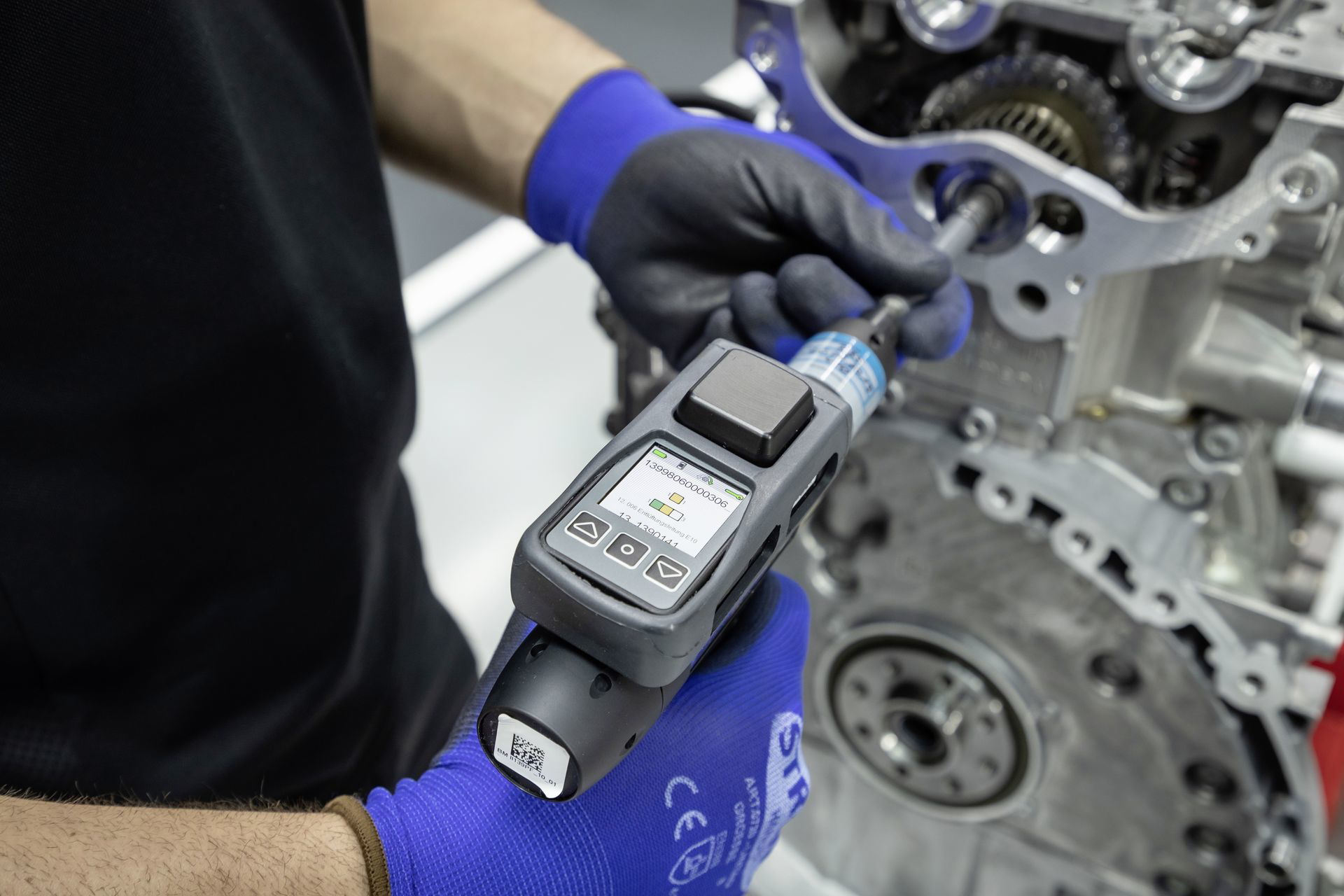 Neuer Mercedes Amg Vierzylinder Turbomotor Aus Hochmoderner Fertigung: Der Stärkste Serien Vierzylinder Der Welt, Made In Affalterbach New Mercedes Amg Four Cylinder Turbo Engine From Ultra Modern Production: The World's Most Powerful Four Cylinder Engin