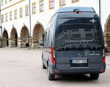 Mercedes Sprinter James Cook 2019 0619 008