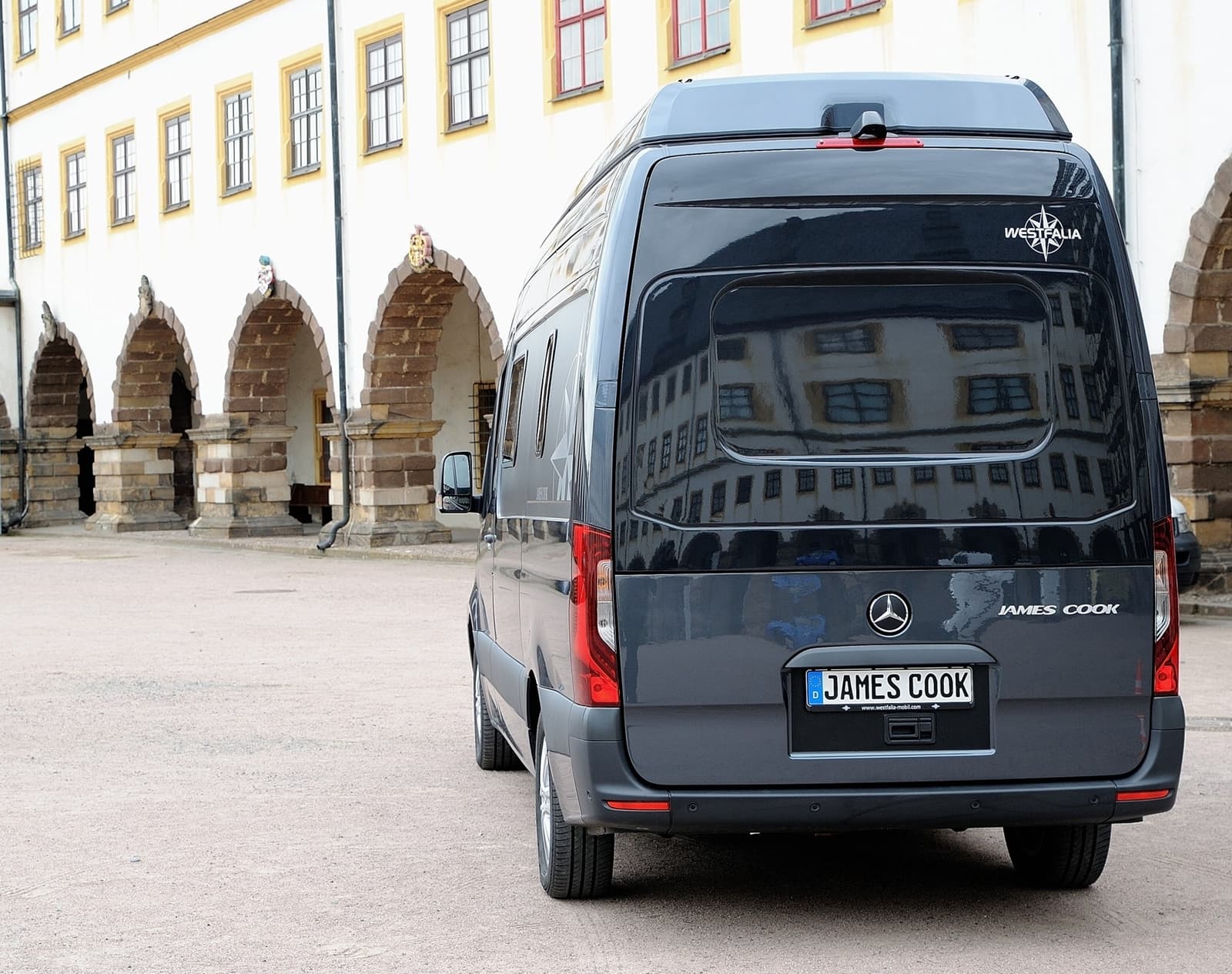 Mercedes Sprinter James Cook 2019 0619 008