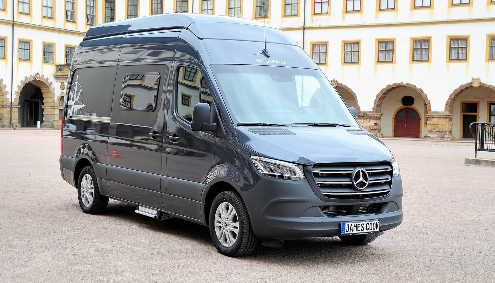 Mercedes Sprinter James Cook 2019 0619 009