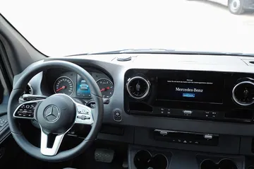 Mercedes Sprinter James Cook 2019 0619 014